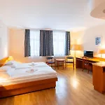 Pannonia Hotel 2*