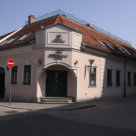 Pannonia Szálloda
