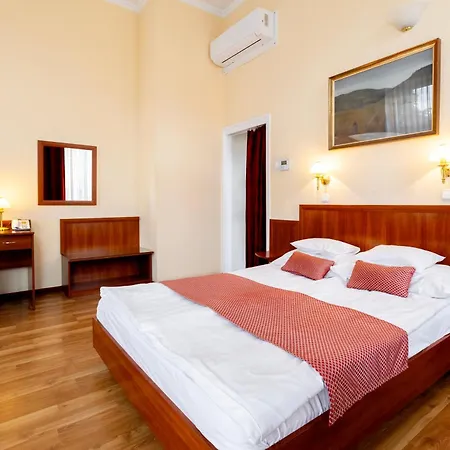 Pannonia 3*