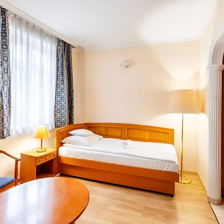 Pannonia Hotel